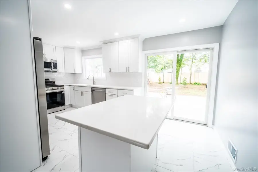 11 Berry Lane, Centereach, NY 11720 - #2