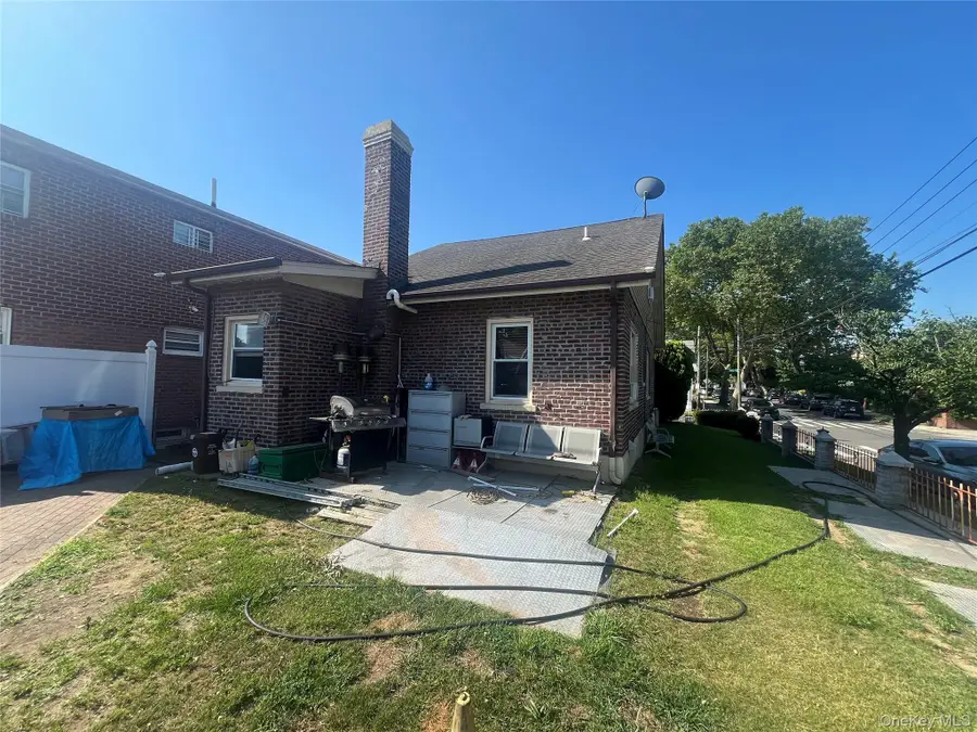 18103 145th Road, Springfield Gardens, NY 11413 - #2