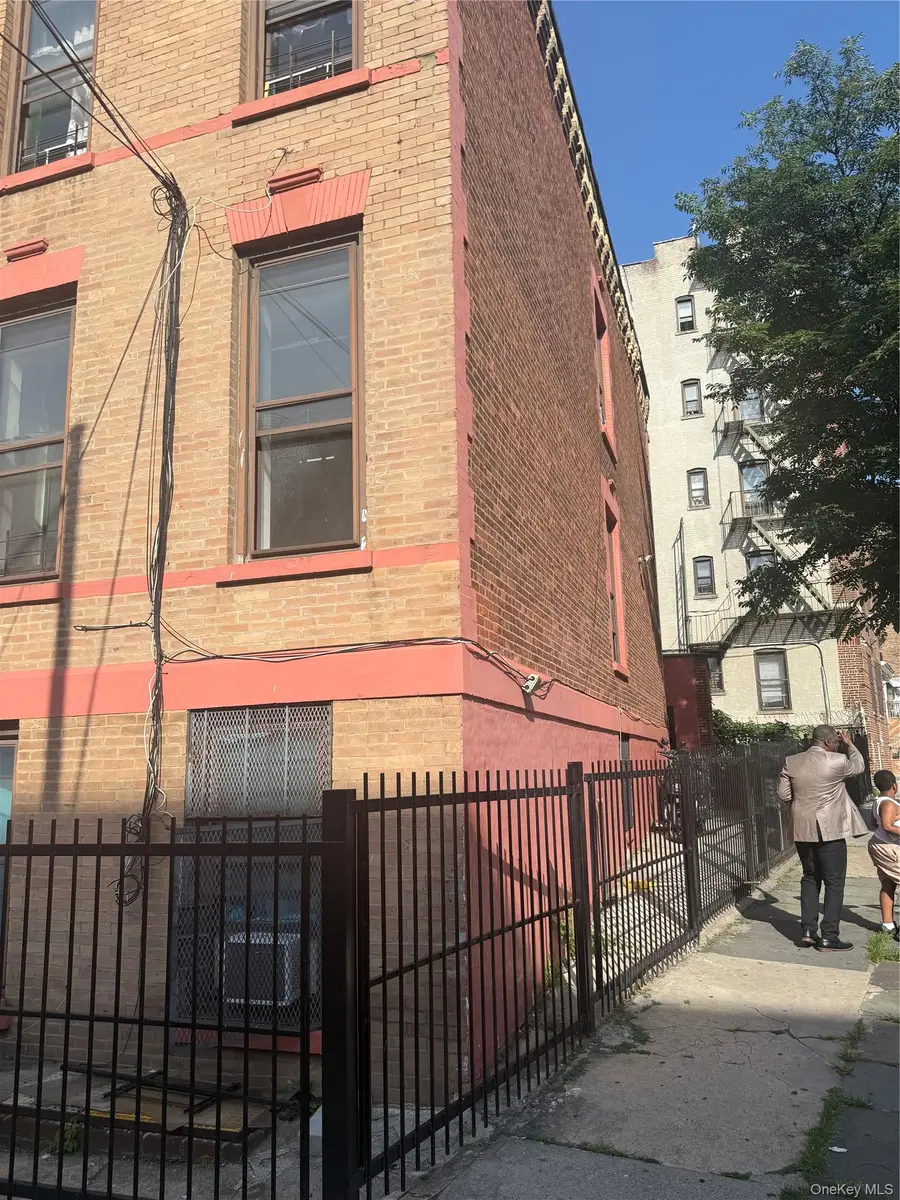 2186 Washington Avenue, Bronx, NY 10457 - #2
