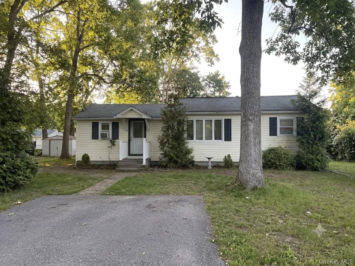 33 Elm Road E, Mastic Beach, NY 11951 - #1