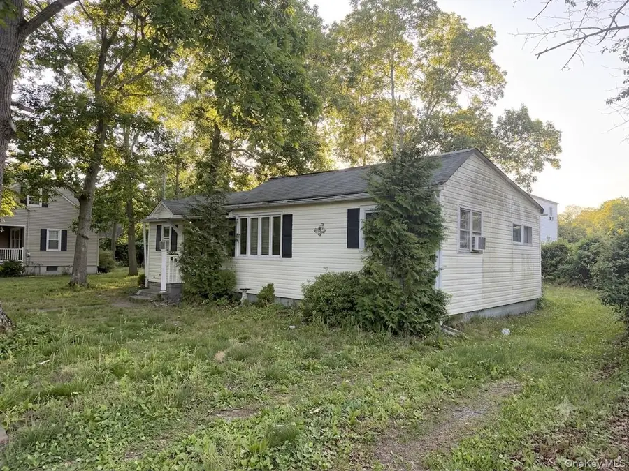 33 Elm Road E, Mastic Beach, NY 11951 - #2