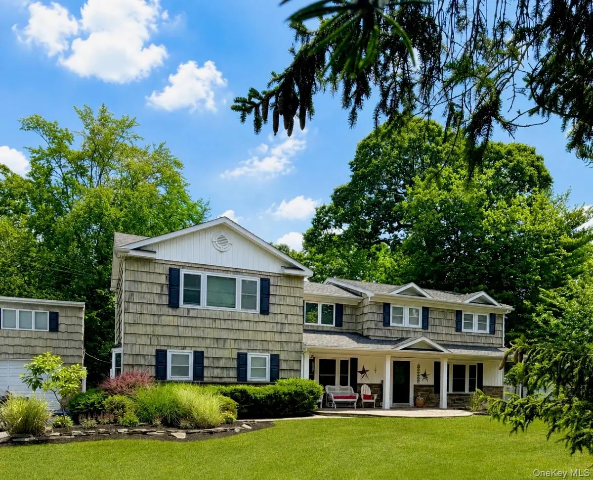 11 Tern Court, East Islip, NY 11730 - #1