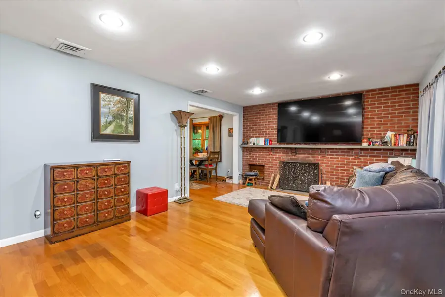 21 Laurel Avenue, Sea Cliff, NY 11579 - #3