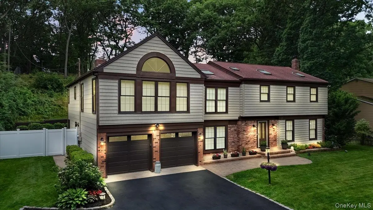 10 Burham Drive, Smithtown, NY 11787 - #1