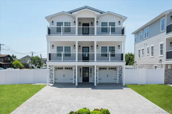 17 Island Parkway, Island Park, NY 11558