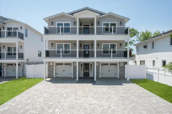 21 Island Parkway, Island Park, NY 11558