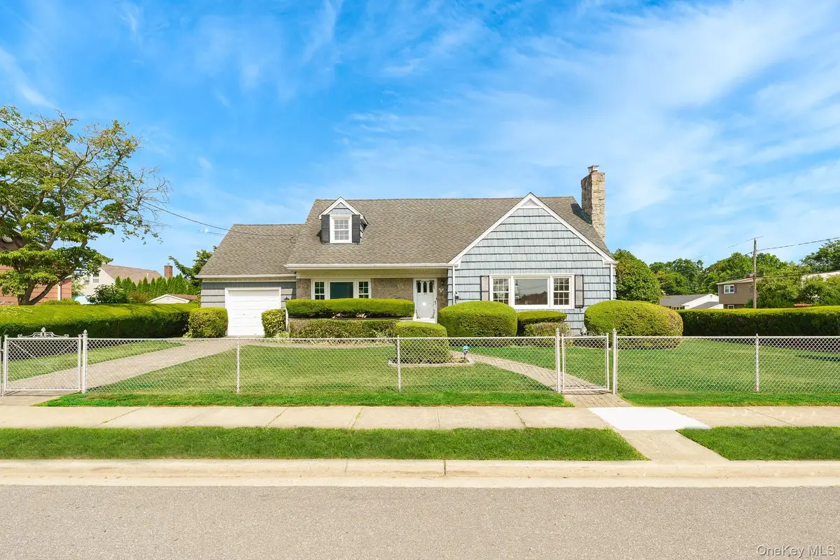 23 Spruce Street, Farmingdale, NY 11735 - #1