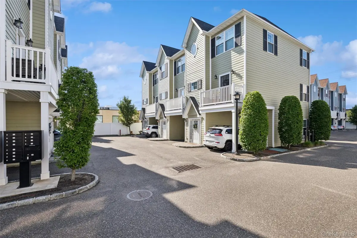 10 Hearthstone Court, Farmingdale, NY 11735 - #1