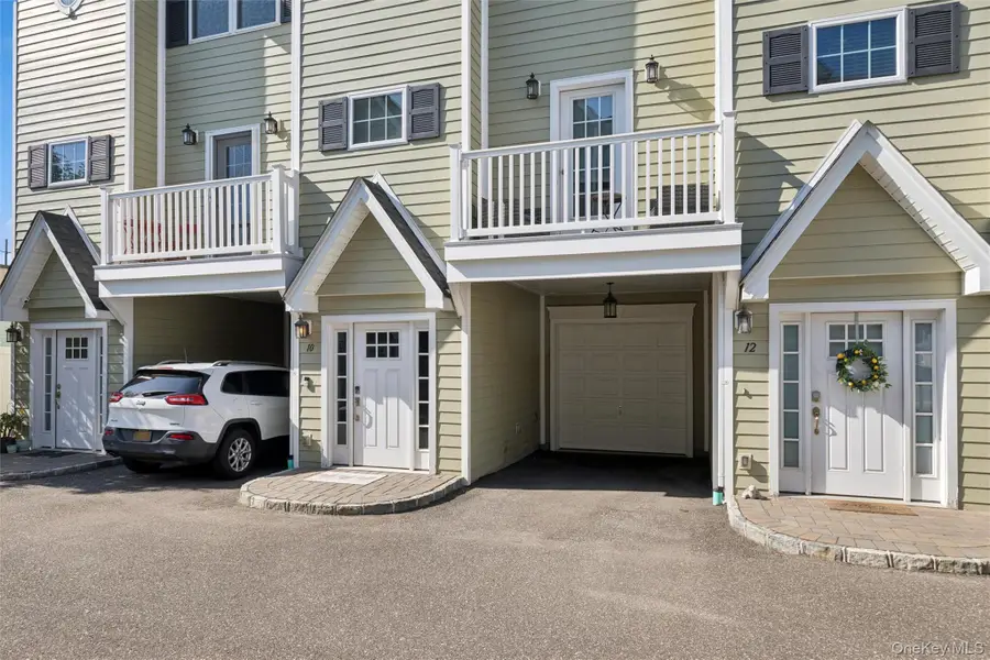 10 Hearthstone Court, Farmingdale, NY 11735 - #2
