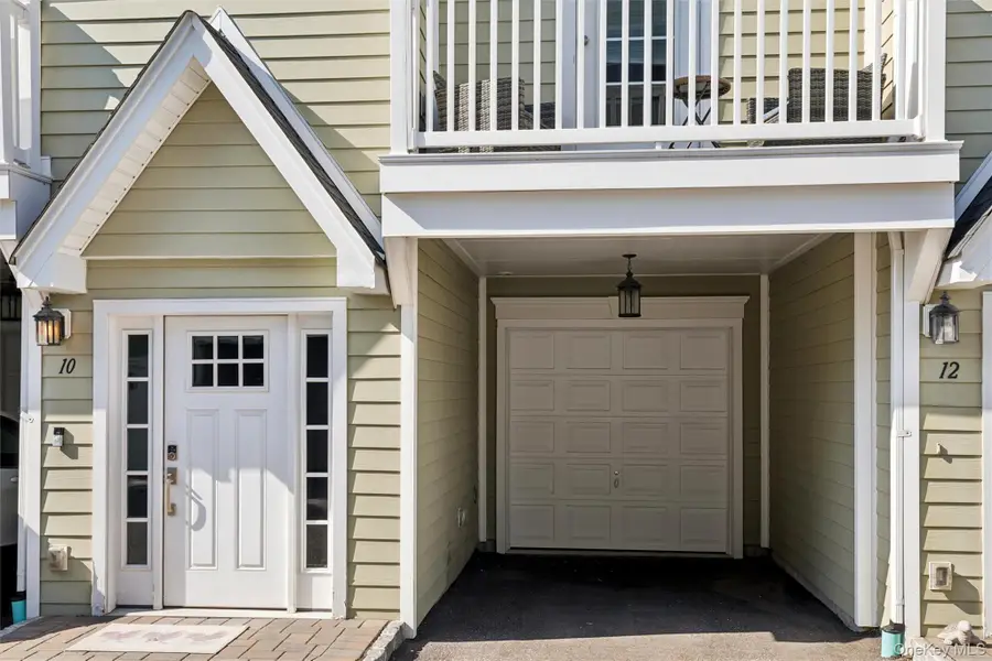 10 Hearthstone Court, Farmingdale, NY 11735 - #3