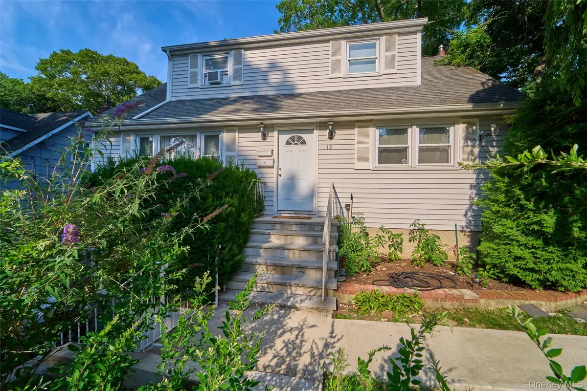 12 Goeller Avenue, Huntington Station, NY 11746 - #1