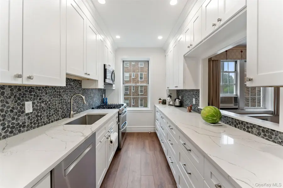 25 Parkview Avenue #3A, Bronxville, NY 10708 - #3