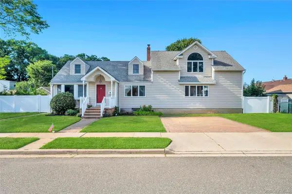40 Columbia Street, Bethpage, NY 11714