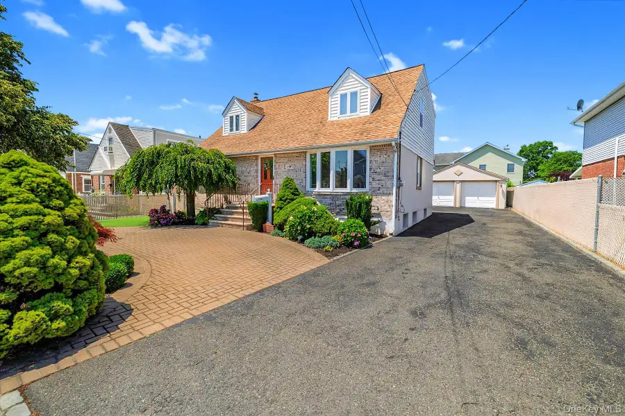 119 Caroline Avenue, Franklin Square, NY 11010 - #3