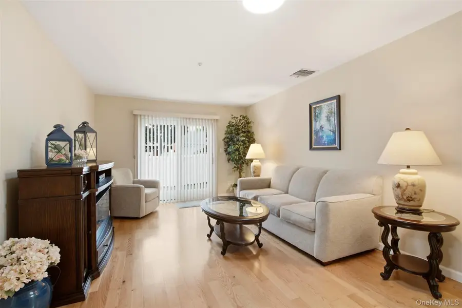 606 Flair Court W, Saint James, NY 11780 - #3
