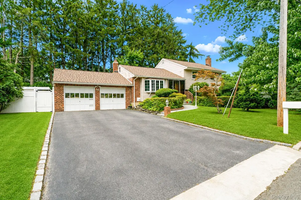 11 Carrol Place, Greenlawn, NY 11740 - #1