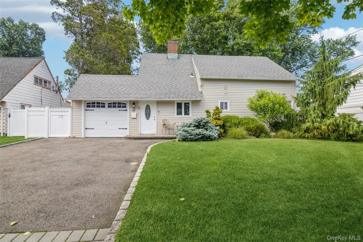 45 Abbot Lane, Hicksville, NY 11801 - #1