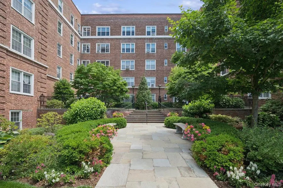 7 Midland Gardens #1M, Bronxville, NY 10708 - #2