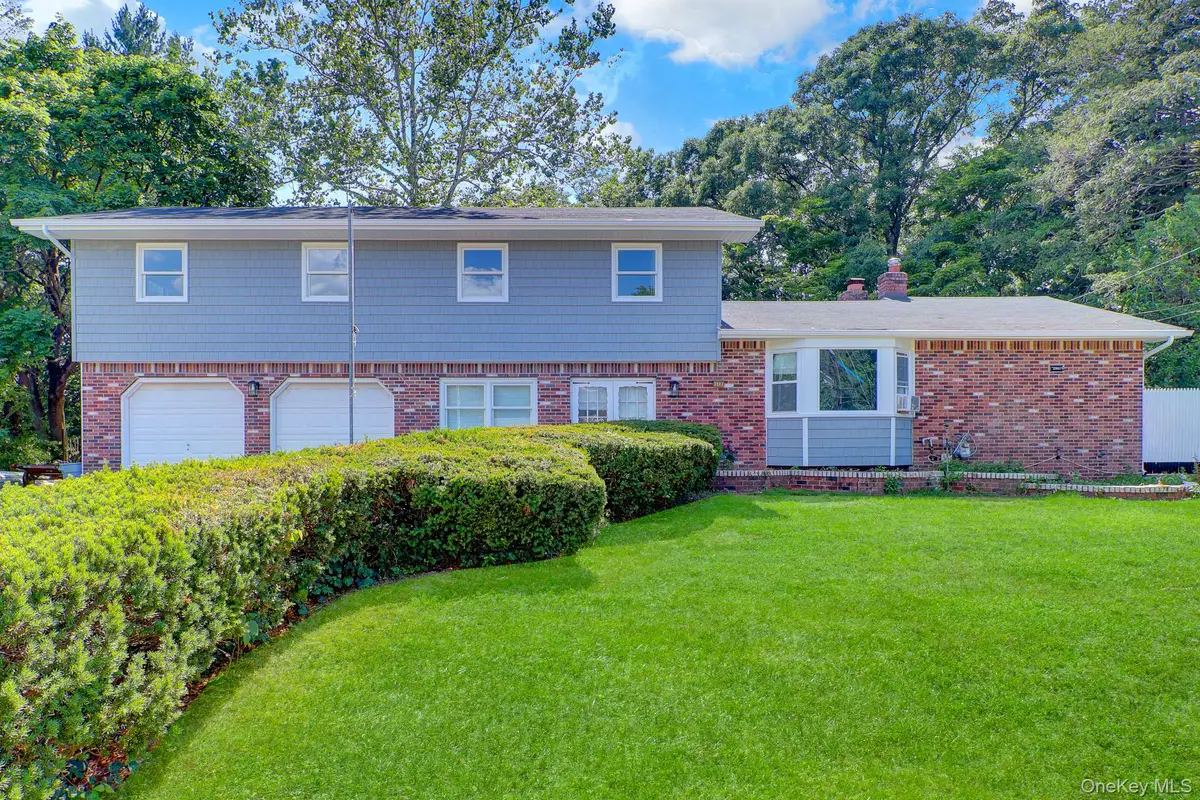 6 Stonington Circle, Wheatley Heights, NY 11798 - #1