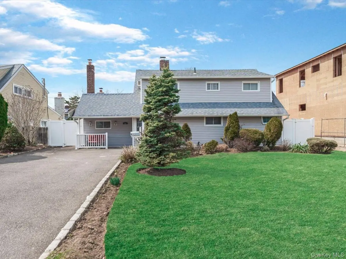 34 Hedge Lane, Westbury, NY 11590 - #1