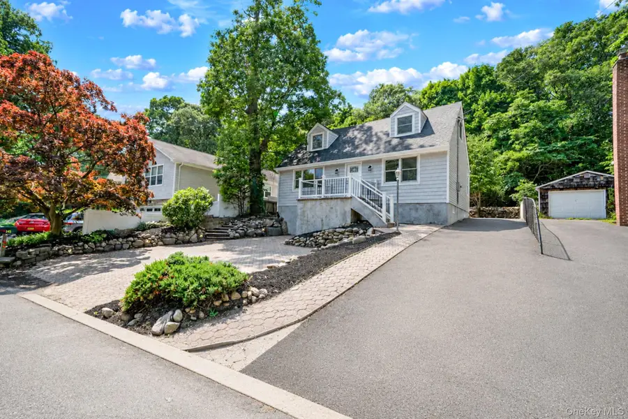 245 Melville Road, Huntington Station, NY 11746 - #3