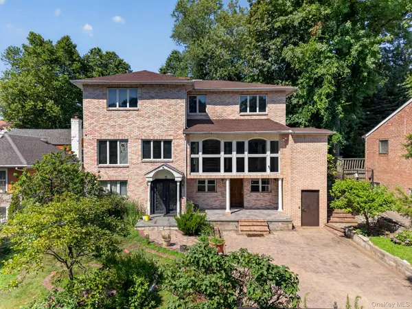 71-57 Douglaston Parkway, Little Neck, NY 11362