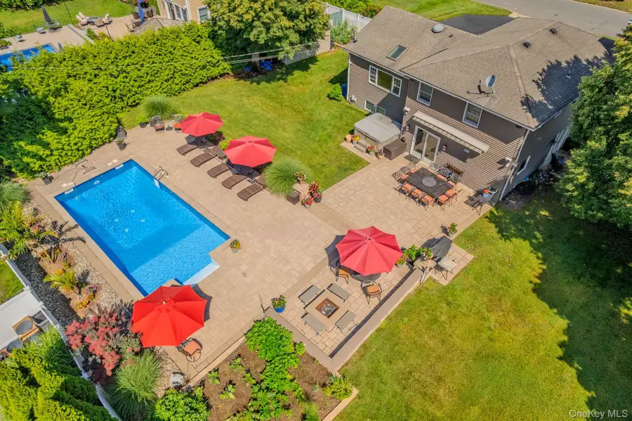 8 Feather Lane, Commack, NY 11725 - #3