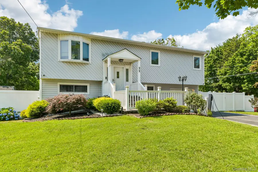22 Liberty Avenue, Selden, NY 11784 - #3