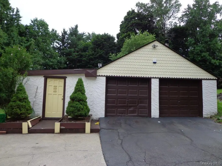 97 and 99 Smith Hill Road, Suffern, NY 10901 - #3