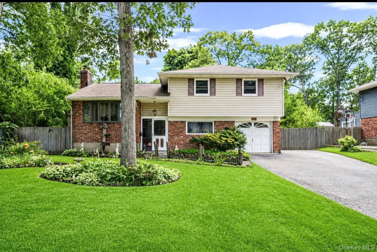 26 Harvard Lane, Commack, NY 11725 - #1