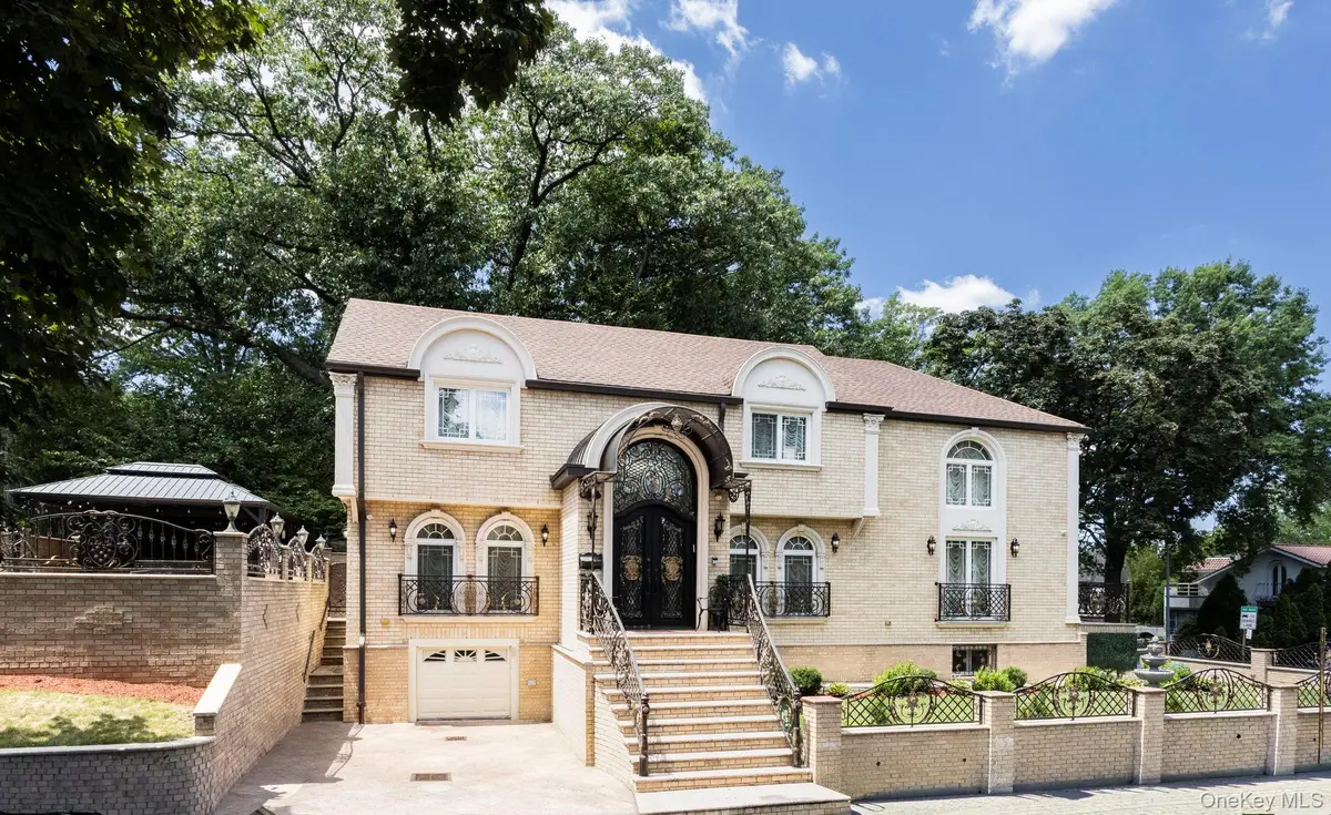 82-20 141st Street, Briarwood, NY 11435 - #1