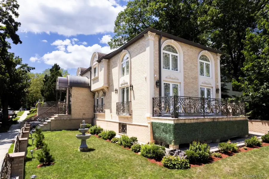 82-20 141st Street, Briarwood, NY 11435 - #2