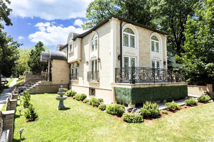 82-20 141st Street, Briarwood, NY 11435 - #3