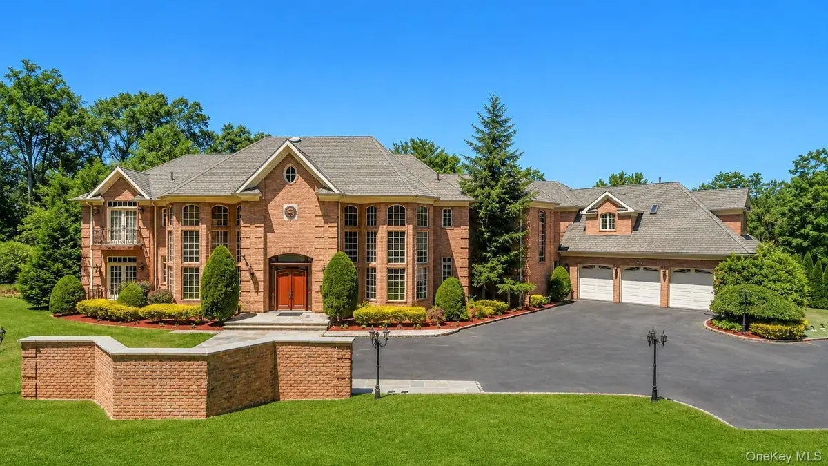 250 Oyster Bay Road, Locust Valley, NY 11560 - #1