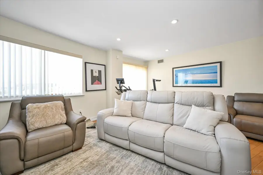 81-14 Queens Boulevard #PH6C, Elmhurst, NY 11373 - #2