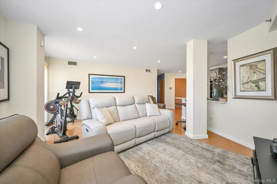 81-14 Queens Boulevard #PH6C, Elmhurst, NY 11373 - #3