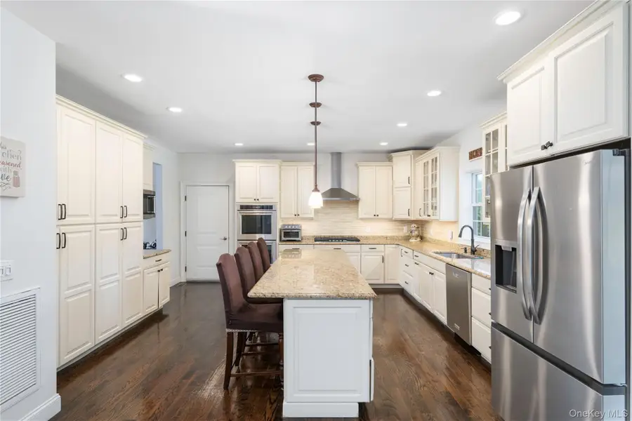 16 Noble Court, Mahopac, NY 10541 - #3