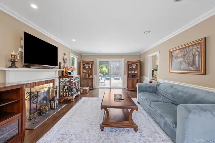 6 Stratton Lane, Stony Brook, NY 11790 - #3