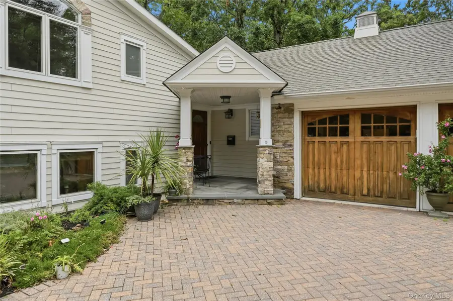 16 Sagamore Road, East Norwich, NY 11732 - #2