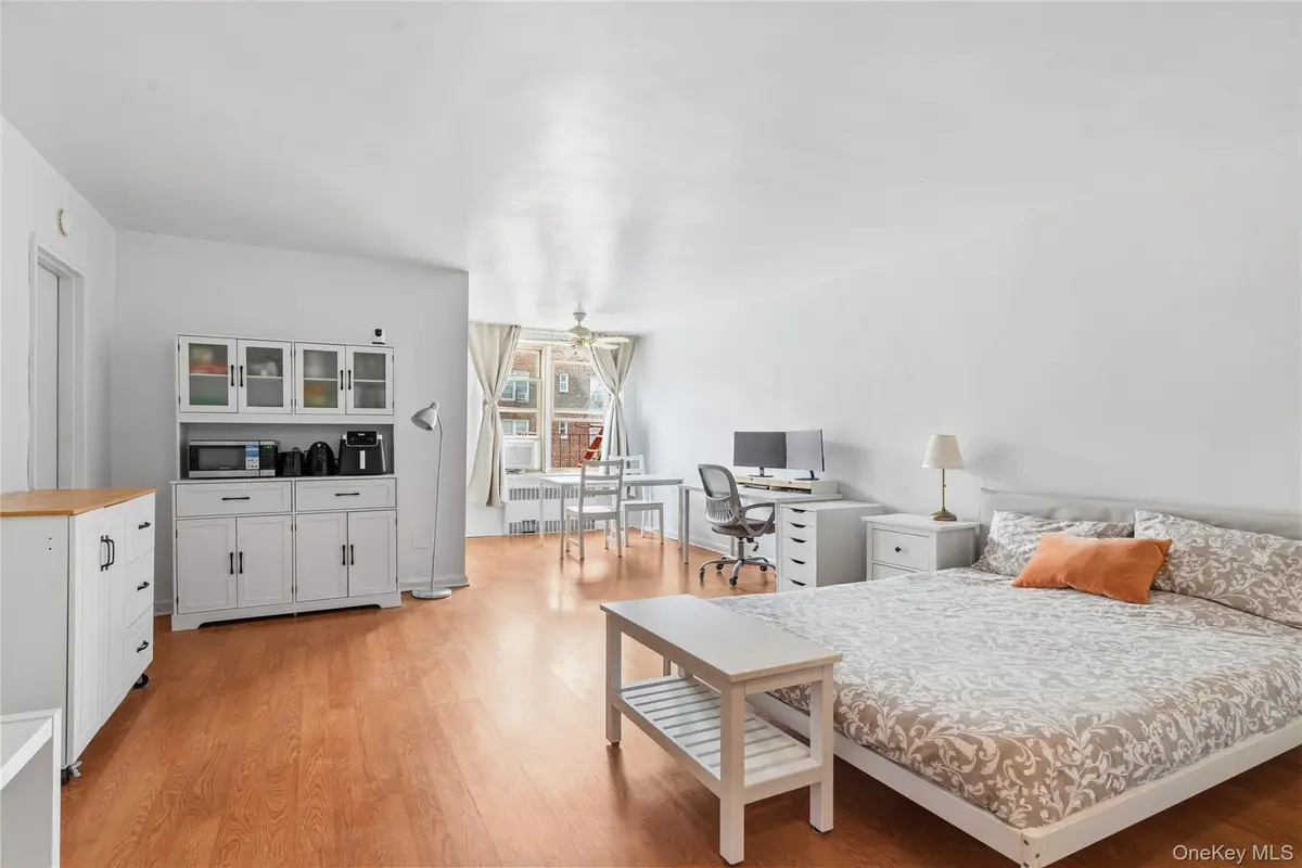 67-25 Clyde Street #6P, Forest Hills, NY 11375 - #1