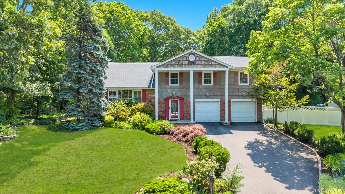 3 Spruce Circle, Farmingville, NY 11738 - #1