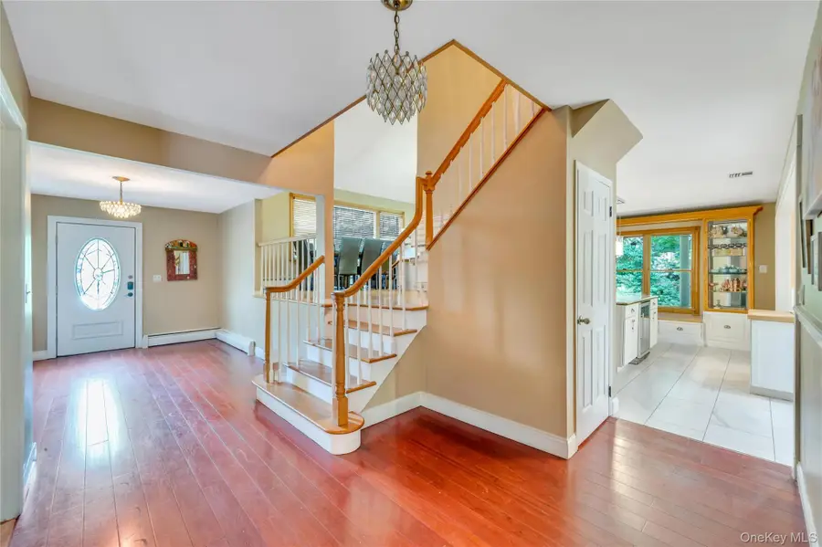 3 Spruce Circle, Farmingville, NY 11738 - #3