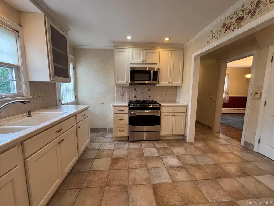51 Coakley Avenue, Harrison, NY 10528 - #3