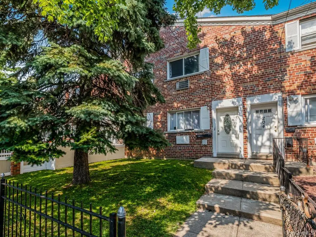 206-208 Balcom Avenue, Bronx, NY 10465 - #1