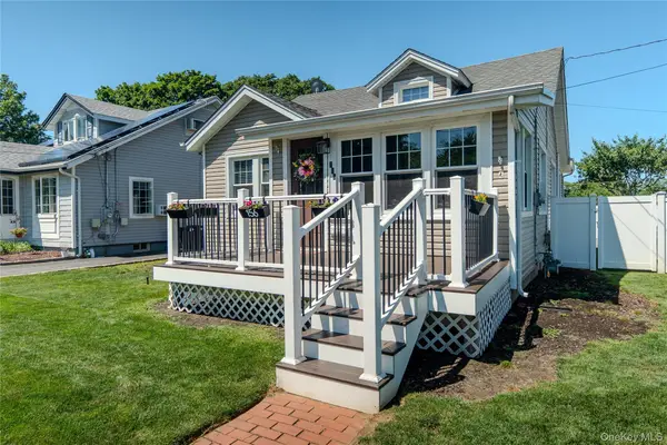 156 Fairview Avenue, Bayport, NY 11705