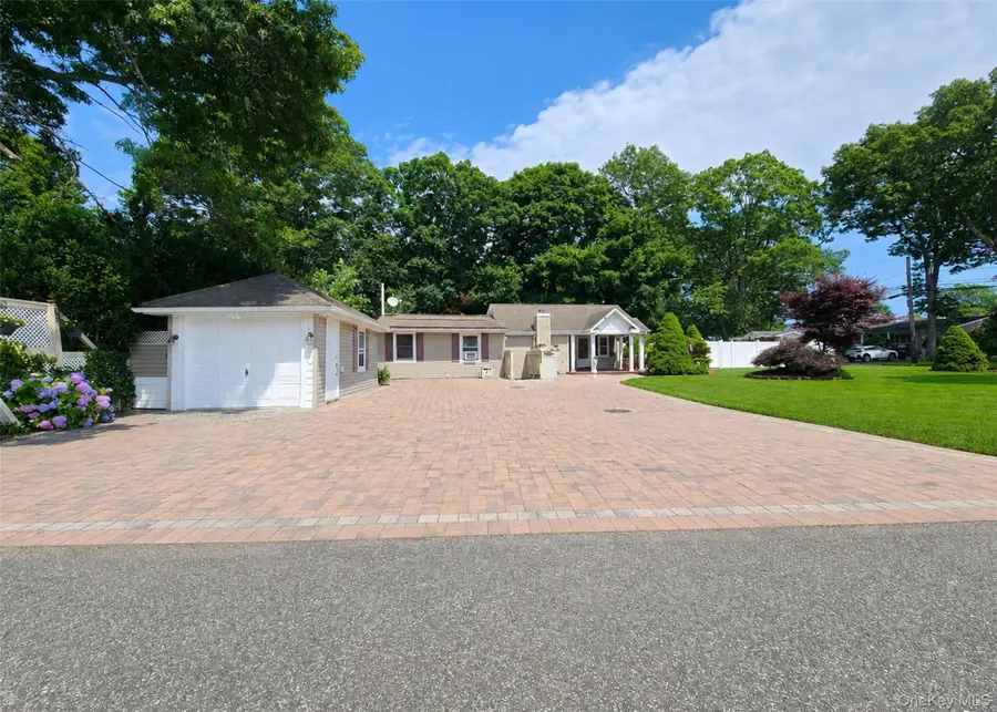 241 Terry Boulevard, Holbrook, NY 11741 - #2