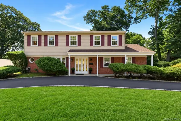 3 King Avenue, Melville, NY 11747