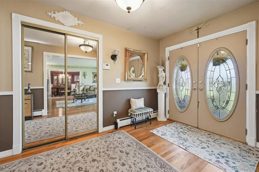 8 Penn Drive, Dix Hills, NY 11746 - #2