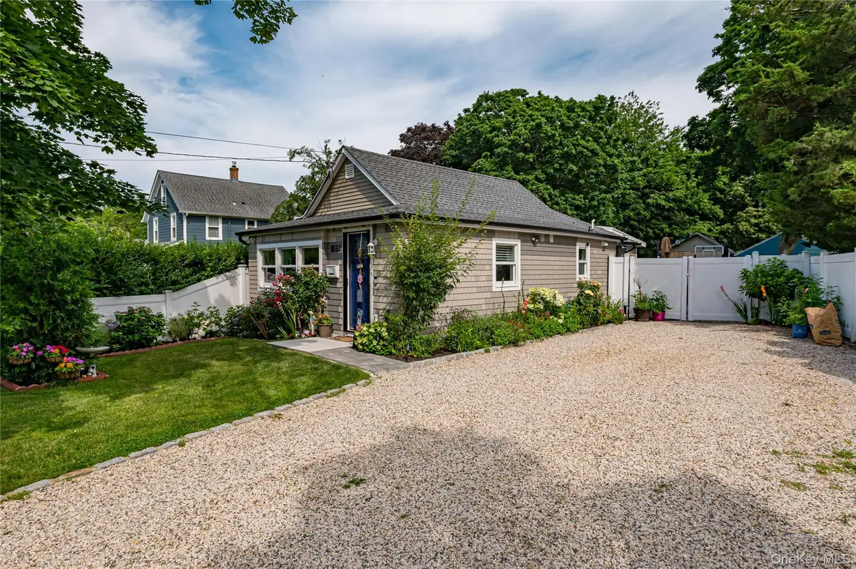 1022 Parkway Street, Riverhead, NY 11901 - #1