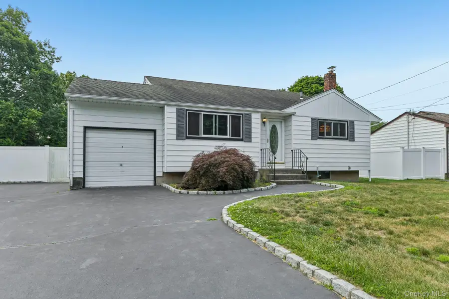12 Albert Street, Shoreham, NY 11786 - #2
